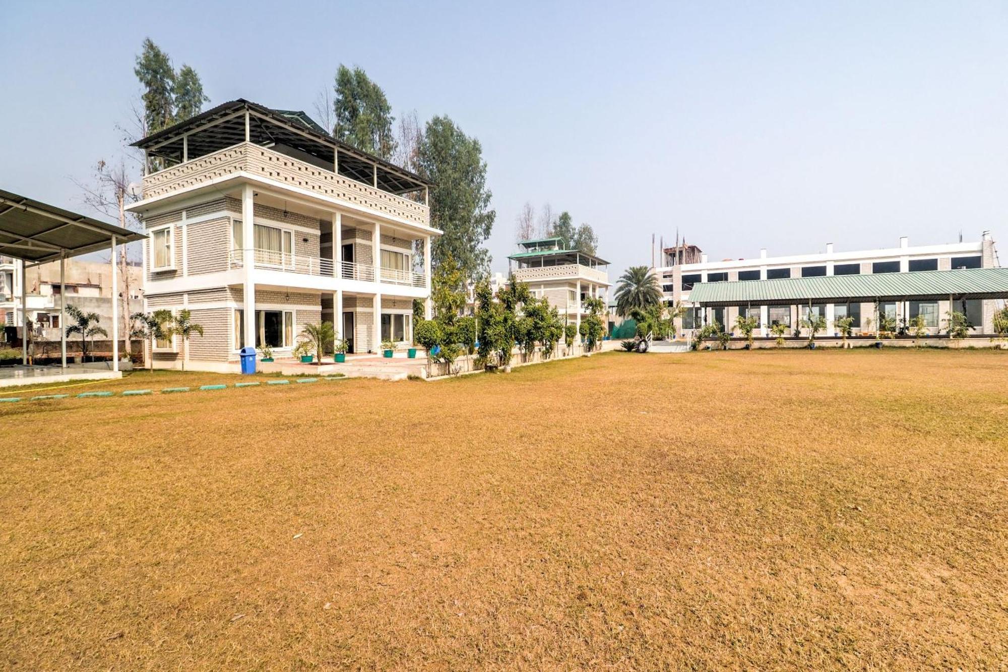 Townhouse Amaraa Farms Near Lulu Hypermarket Lucknow Eksteriør billede